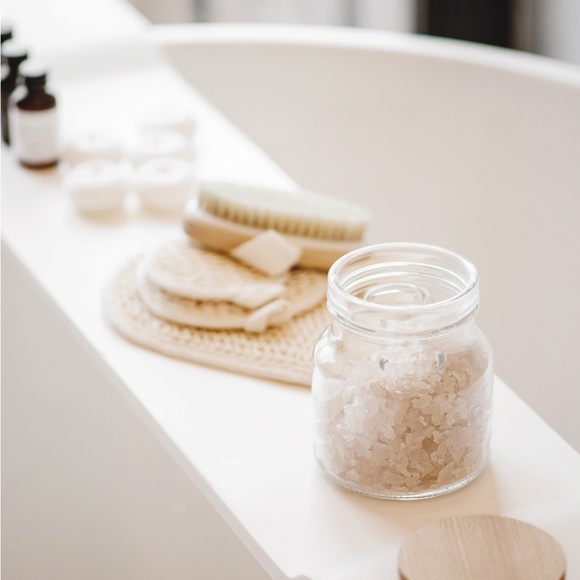 Lemongrass Spa Skincare - Picture 1 of 2